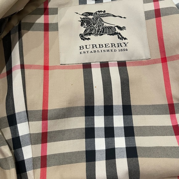 Preowned, 100% Authentic Burberry Heritage Trench US 8 - Picture 6 of 16